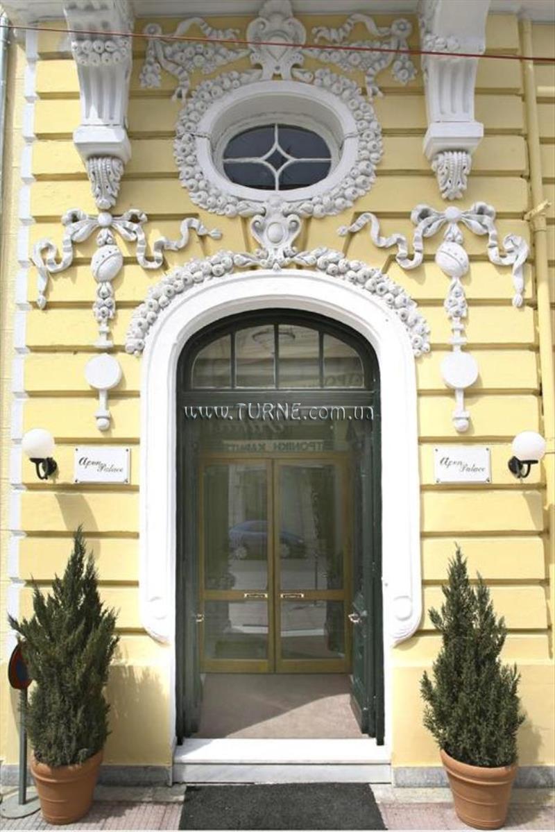 Территория Domotel Arni Hotel 4*