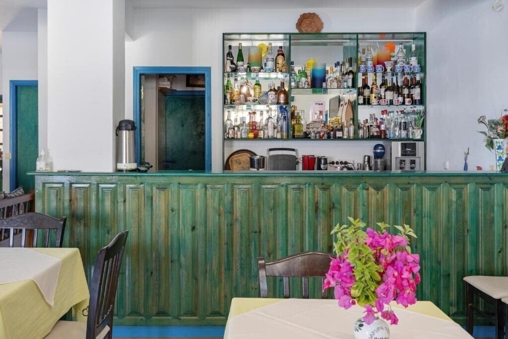 Апартаменти Glaros Hotel 2*