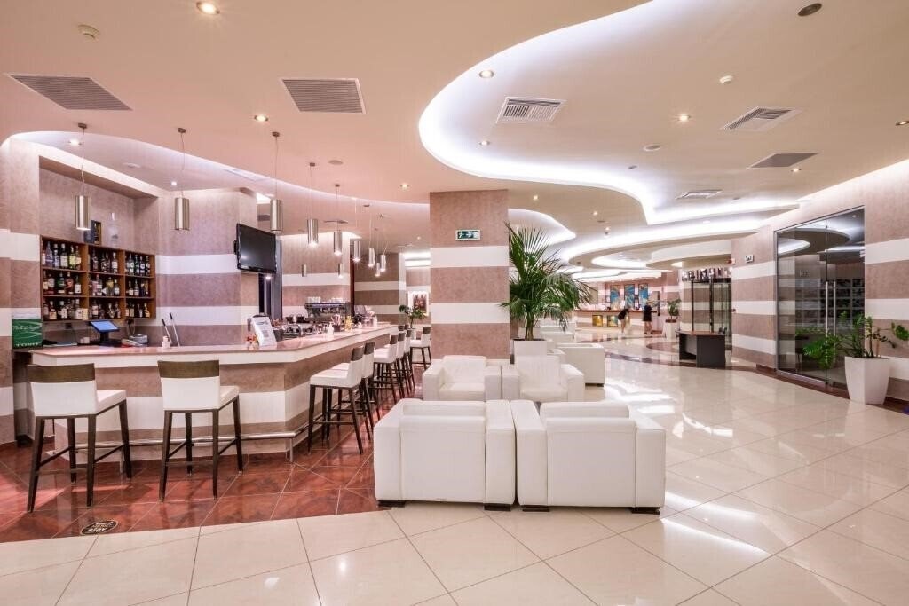 Територія Konstantinos Palace 4*