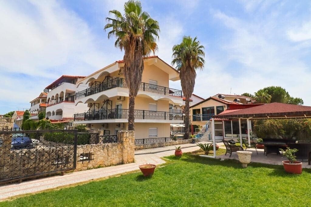 Отель Hanioti Grand Victoria Hotel 3*