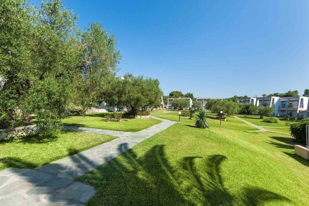 Апартаменти Iris Hotel 2*