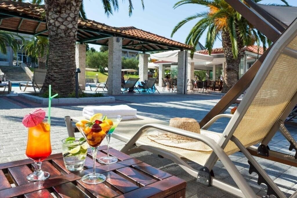 Панорама Iris Hotel 2*