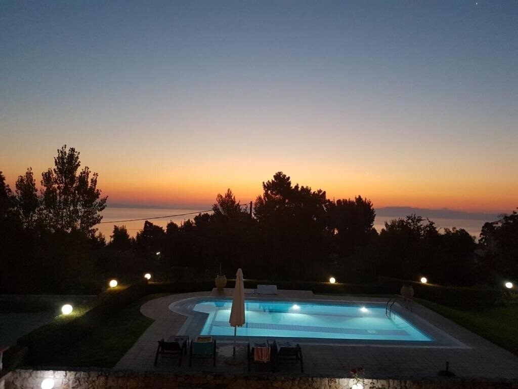 Территория Paradise Hotel Kriopigi 3*