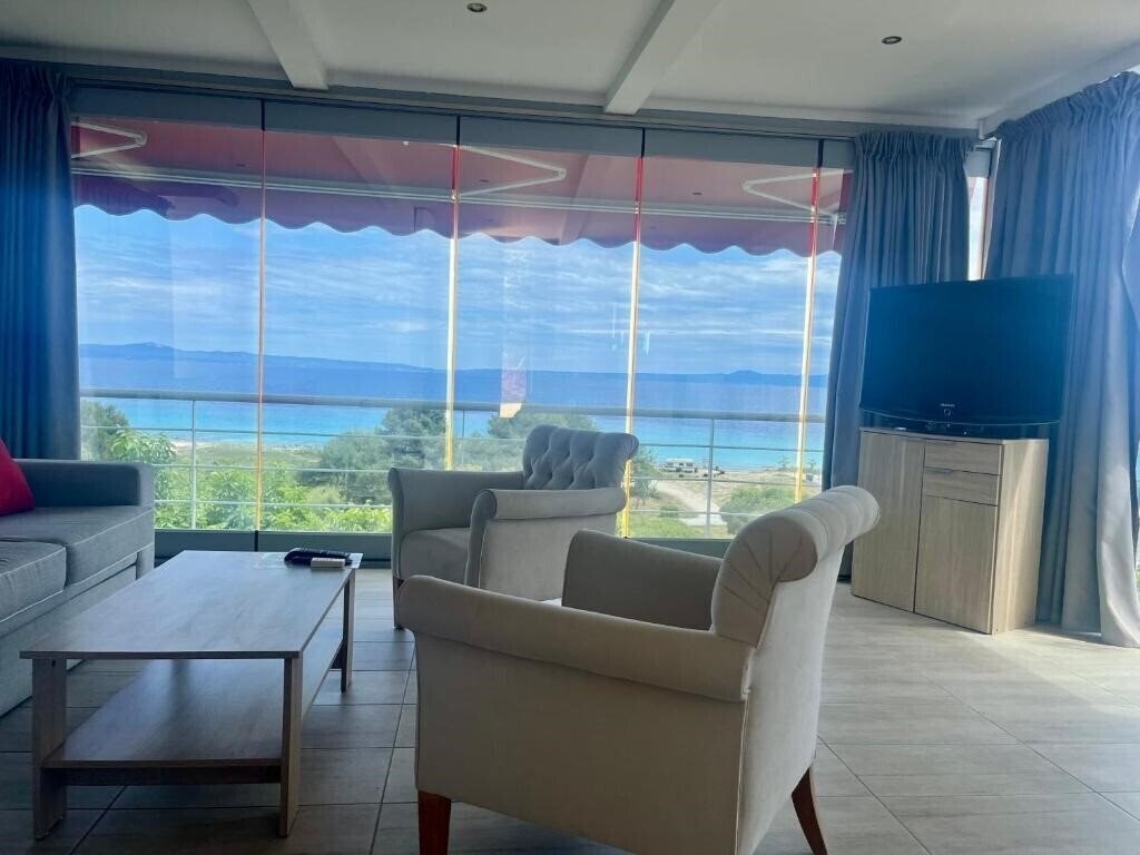 Панорама The Beach House Apartments апартаменты