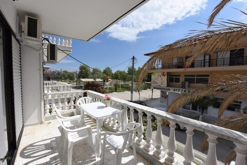 Вид Central Apartments Dionisiou Beach 2*