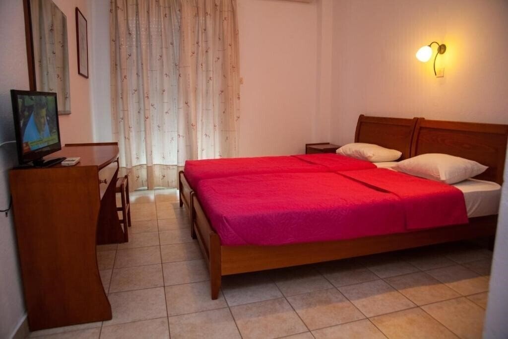 Вид Adonis Hotel Kriopigi 2*