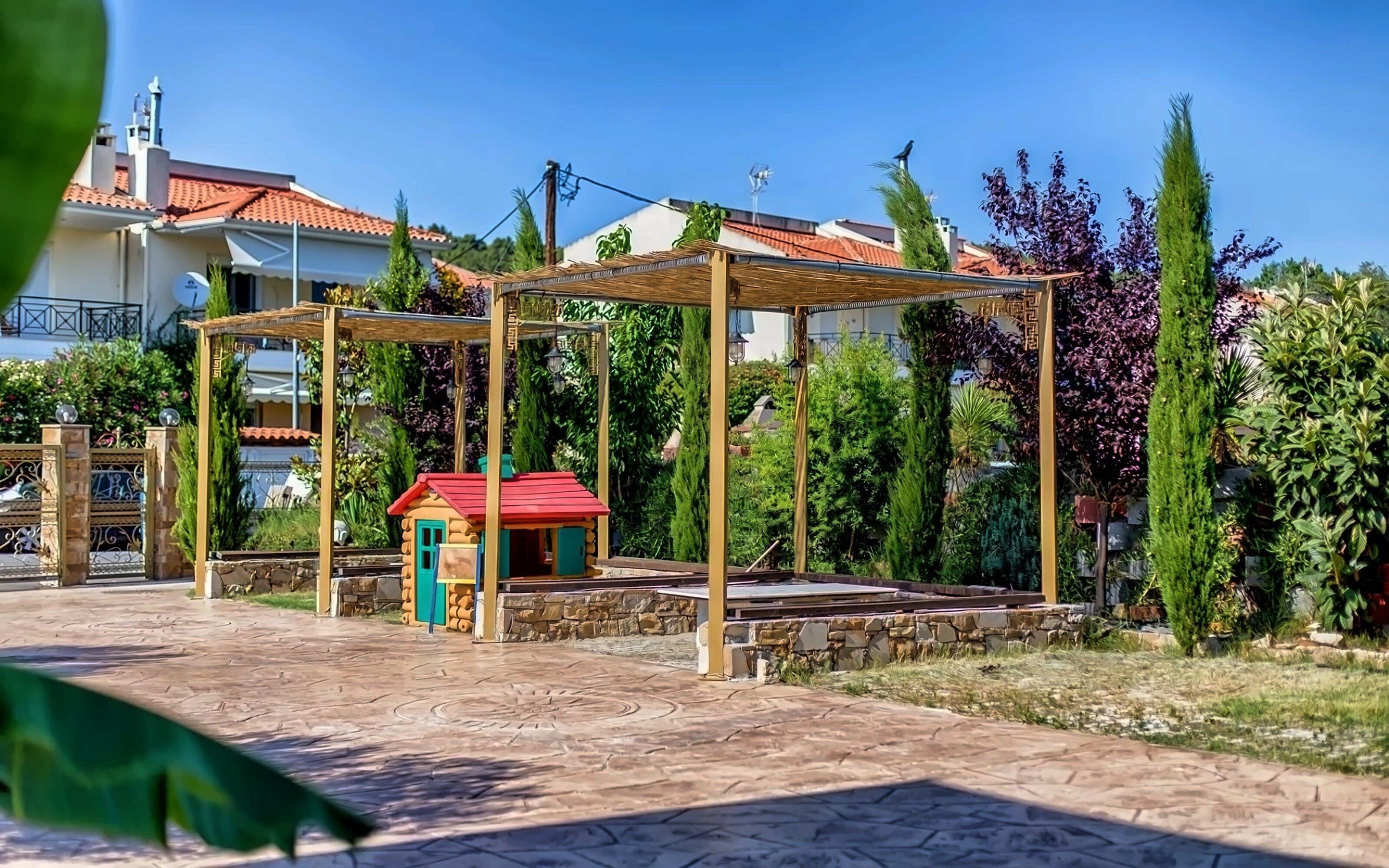 Территория Evlogia Hotel Seafront & Anex by Greek Pride 4*