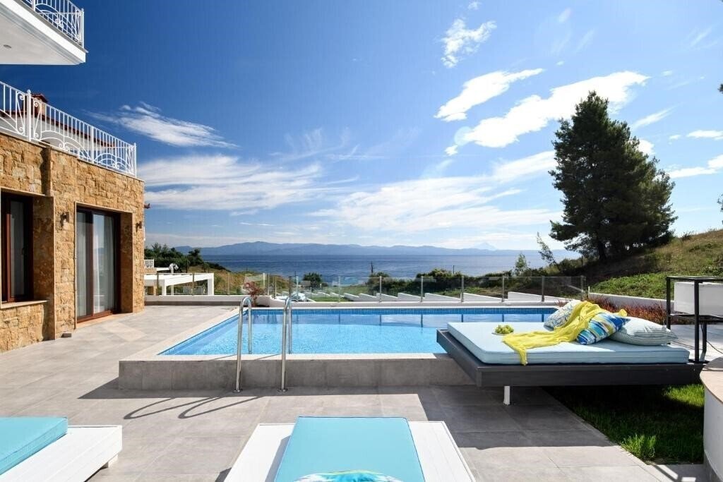 Отель Villa D'Oro Luxury Villas & Suites 4*