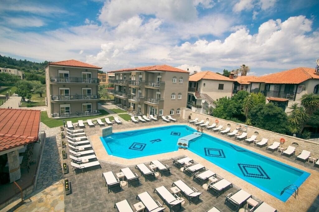 Вид Royal Hotel & Suites (ex. Royal Hotel) 4*