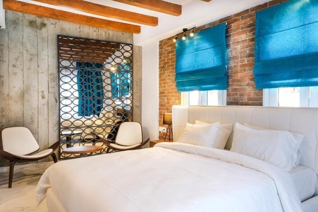 Апартаменты Royal Hotel & Suites (ex. Royal Hotel) 4*