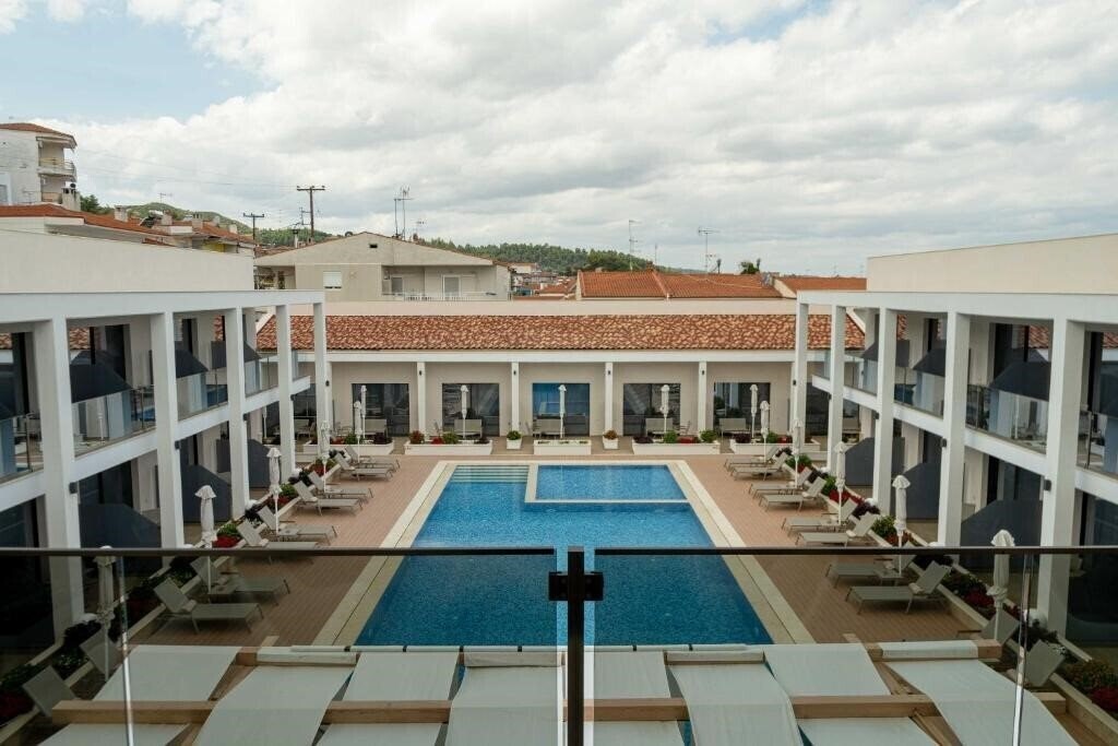 Панорама Mirror Hotel 4*