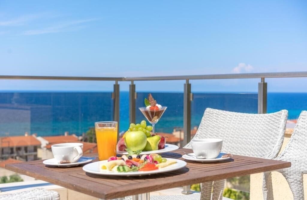 Територія Greek Pride Cronwell Rahoni 5*