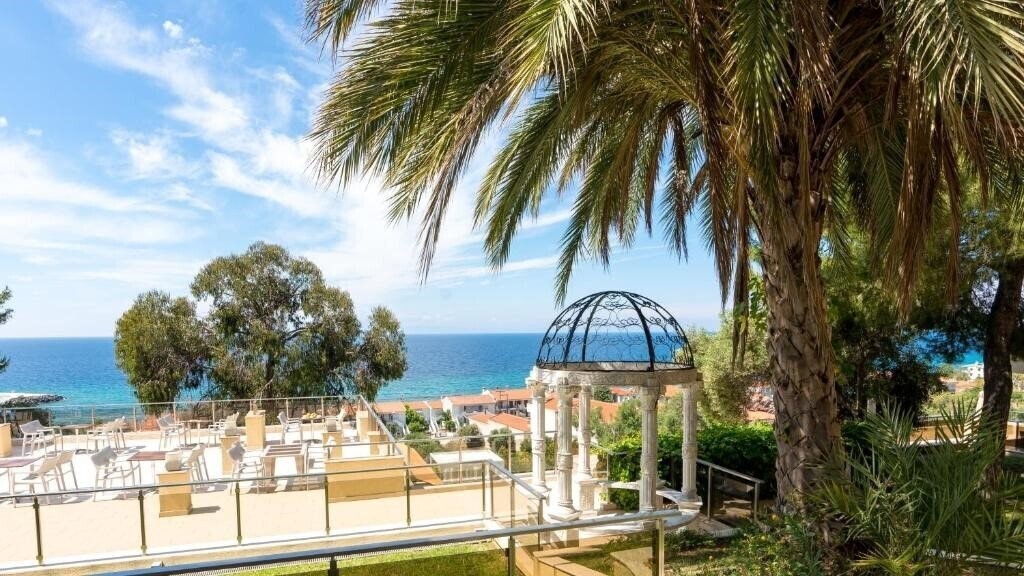 Панорама Greek Pride Cronwell Rahoni 5*