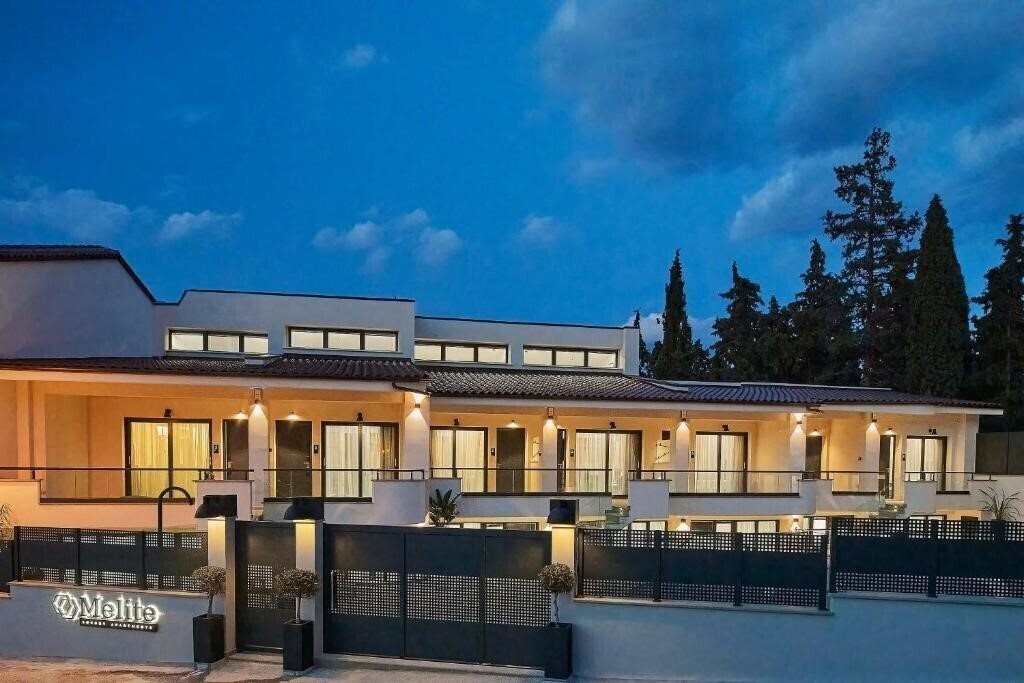 Панорама Melite Luxury Rooms & Apartments 4*