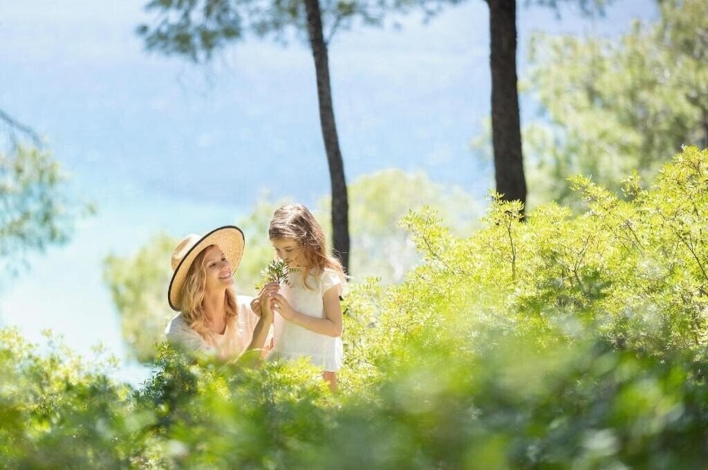 Апартаменти Sani Club 5*