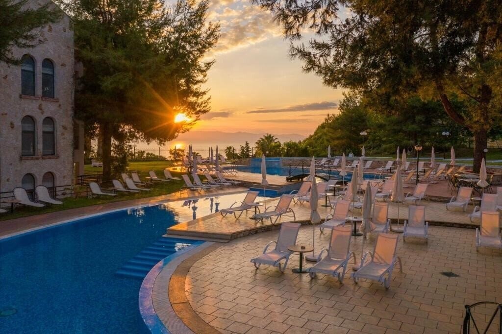 Картинка Lesse Hotel 4*