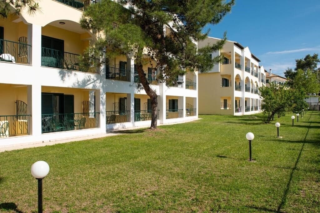 Апартаменты Lesse Hotel 4*