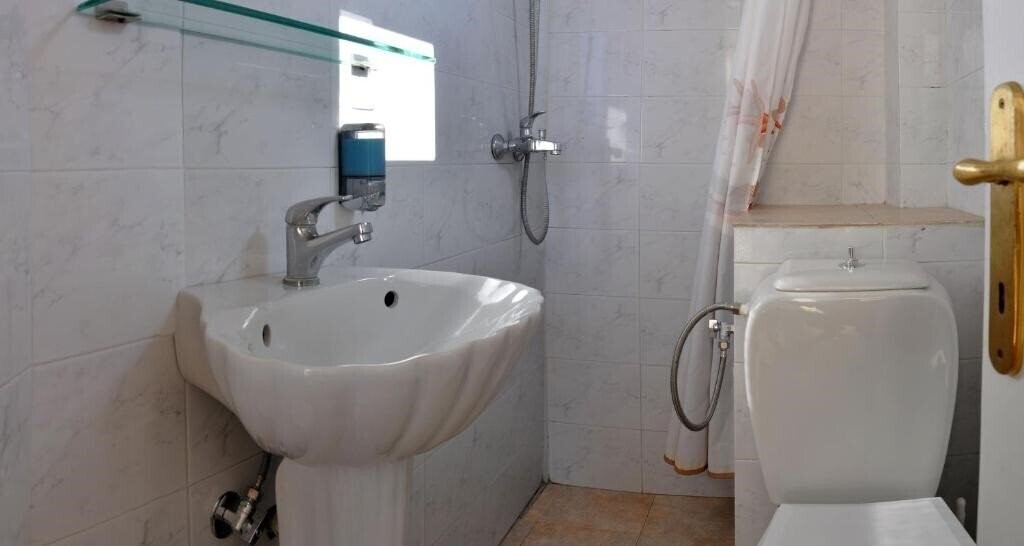 Территория Adonis 2*