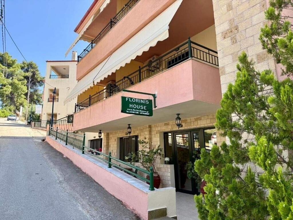 Отель Florinis House апартаменты