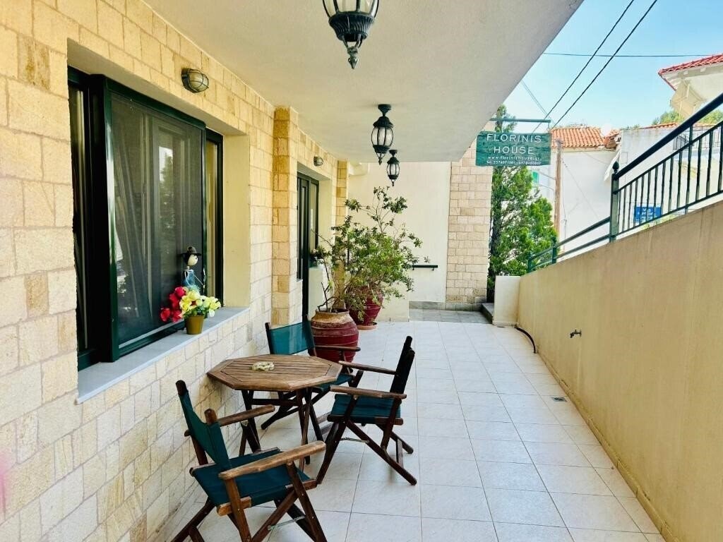 Панорама Florinis House апартаменты