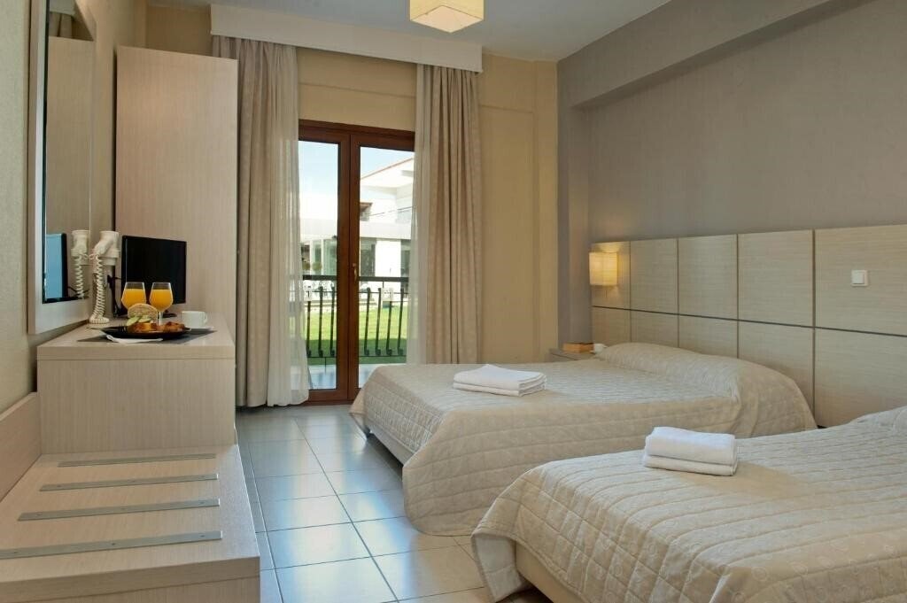 Фото Aristotelis Hotel 2*