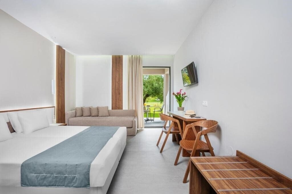 Изображение Iris Hotel Siviri 3*