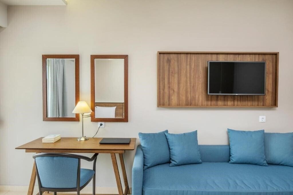 Территория Iris Hotel Siviri 3*