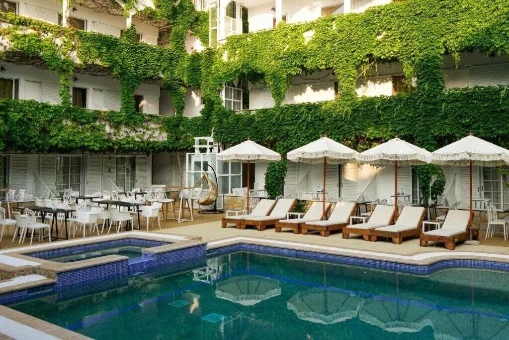 Территория Olympic Kosma Hotel & Villas 3*