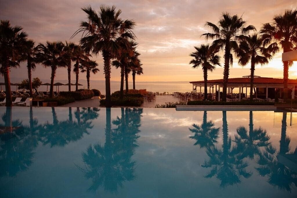 Отель Grecotel Pella Beach 4*