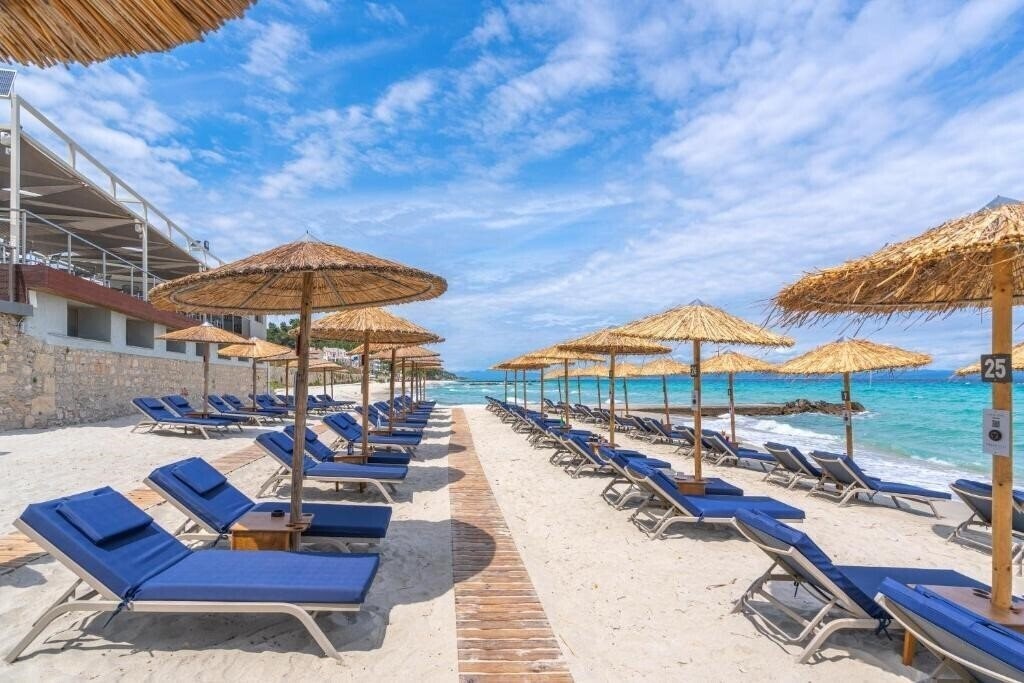 Апартаменты Ammon Zeus Luxury Beach Hotel 4*