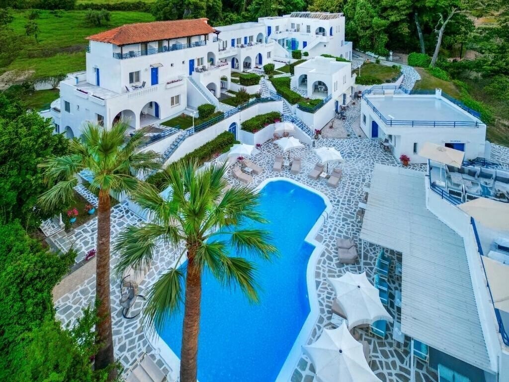 Отель Theo Bungalows 3*