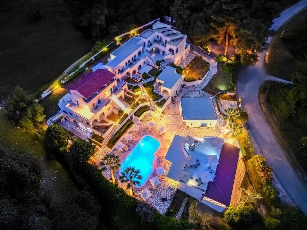 Фото Theo Bungalows 3*