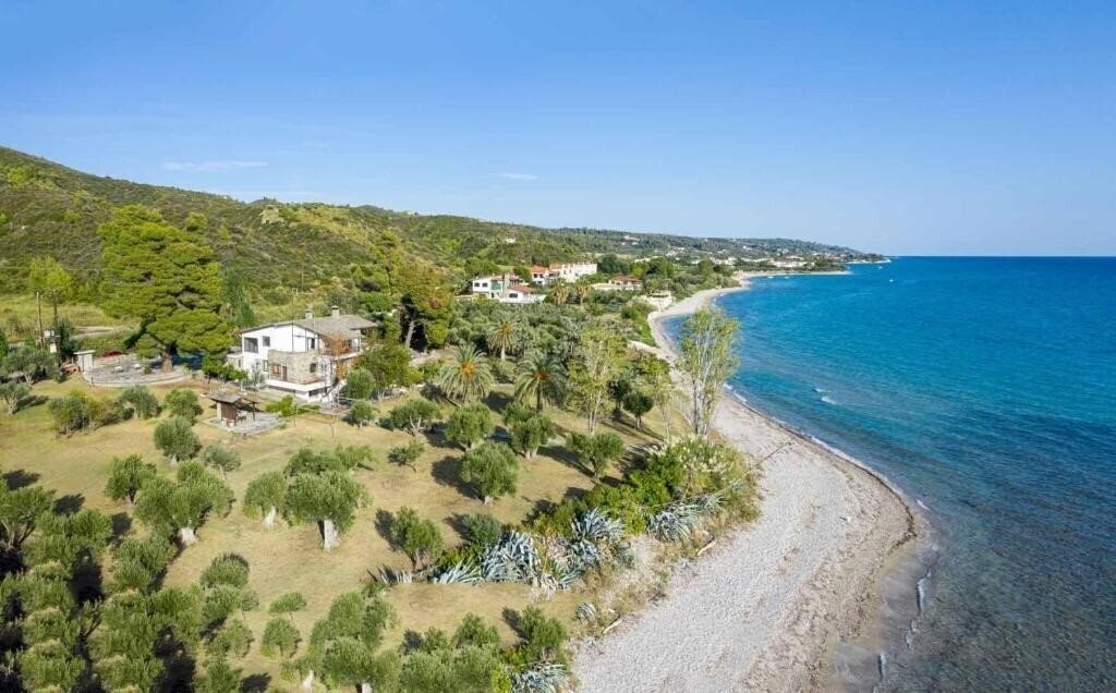 Фото Malt Beachfront Villa 4*