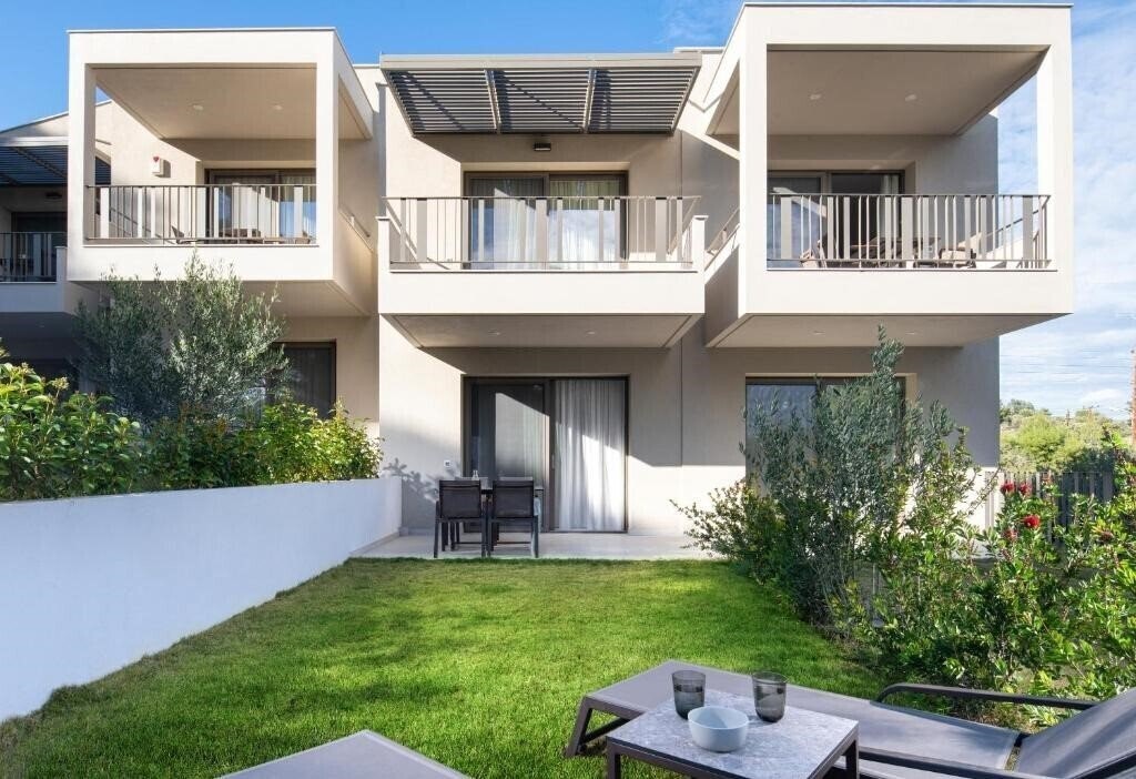 Апартаменты Philoxenia Hotel 4*