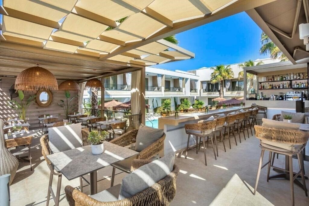 Территория Pefki Deluxe Residences Apart Deluxe 4*