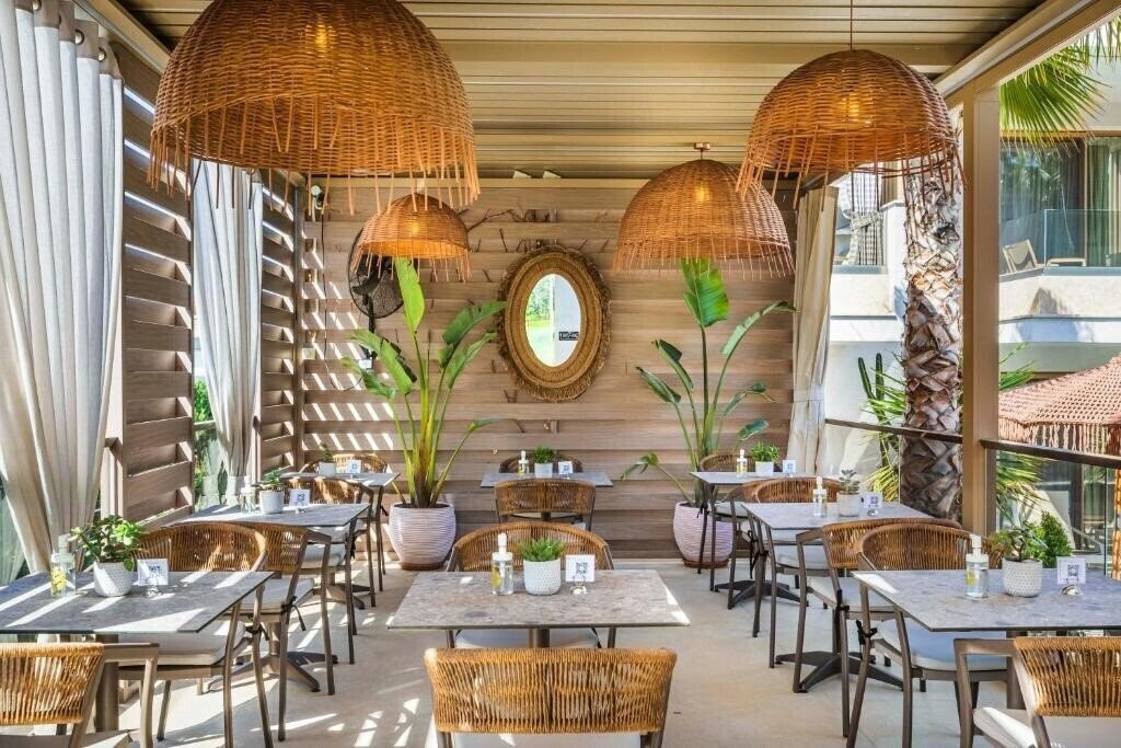 Панорама Pefki Deluxe Residences Apart Deluxe 4*