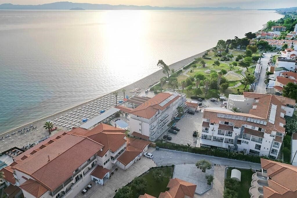 Вид Hanioti Grand Otel 4*