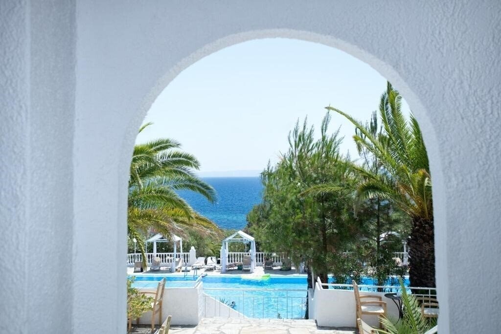 Отель Bianco Olympico Beach Resort 4*