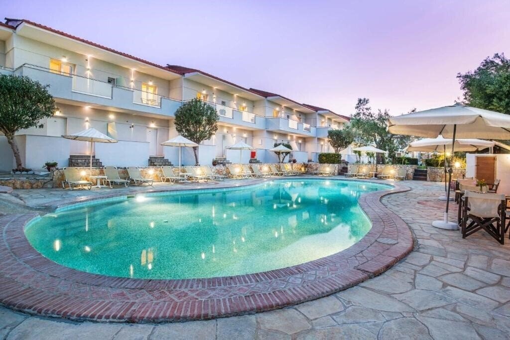 Готель Nikiforos Village 3*