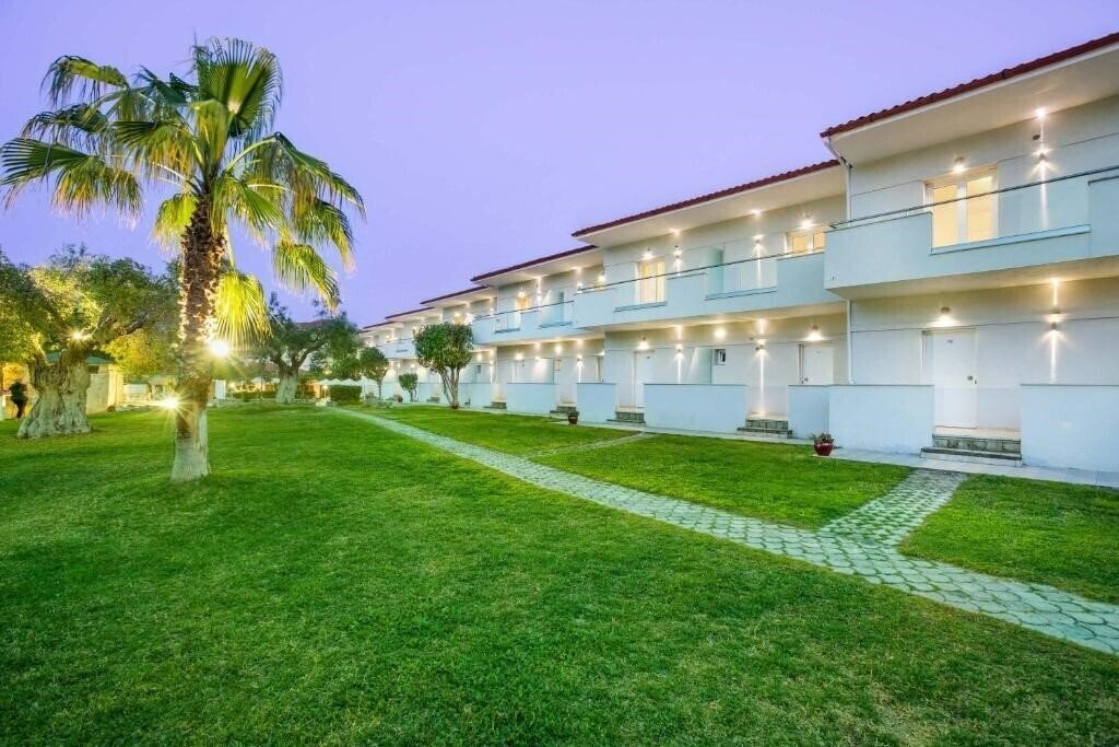 Територія Nikiforos Village 3*