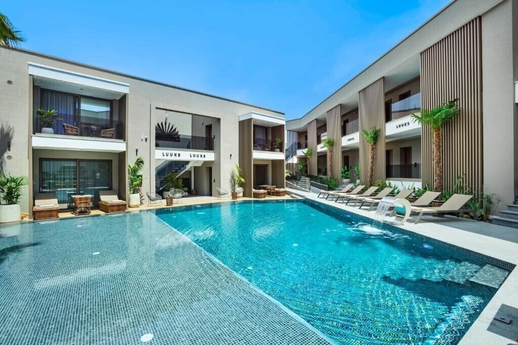 Отель Luuks Luxury Accommodation 4*