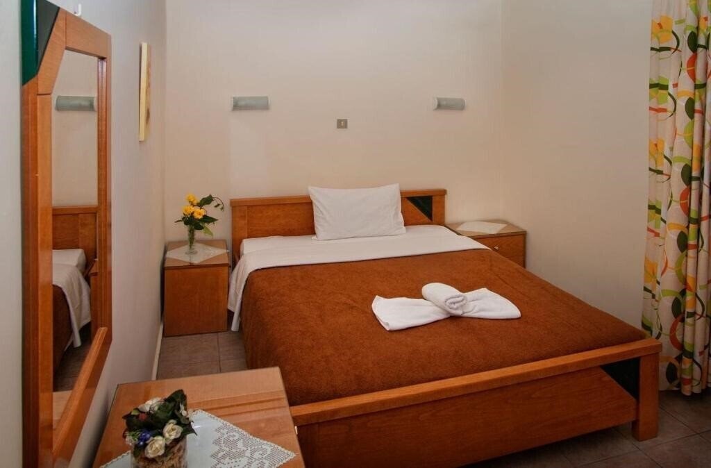 Фото Nicolas Hotel 1*