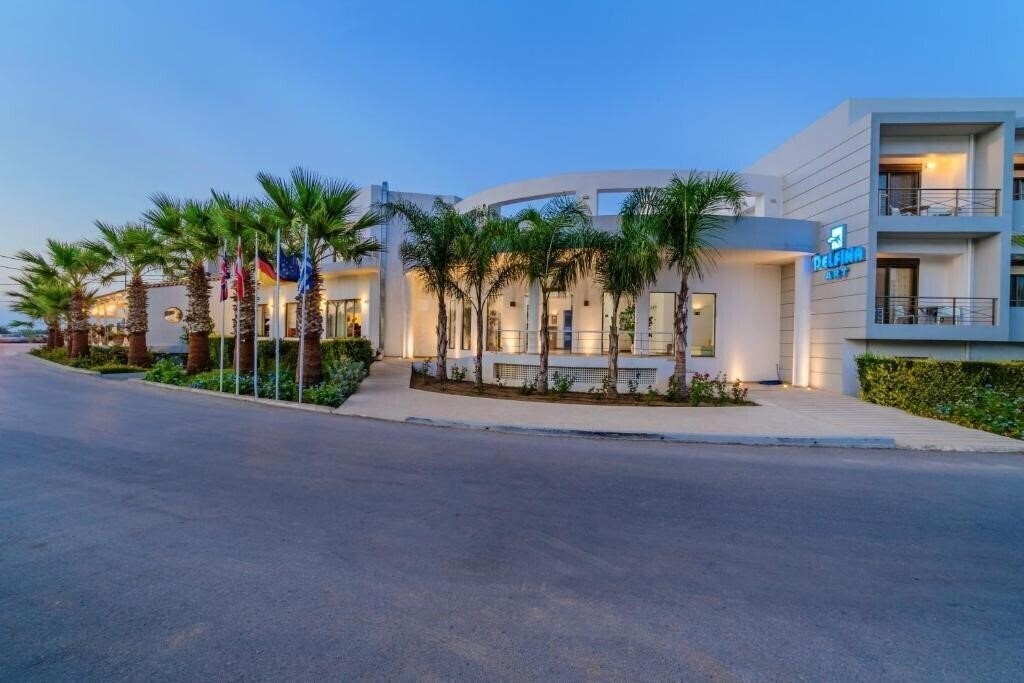 Панорама Delfina Boutique (ex. Delfina Art Hotel) 3*