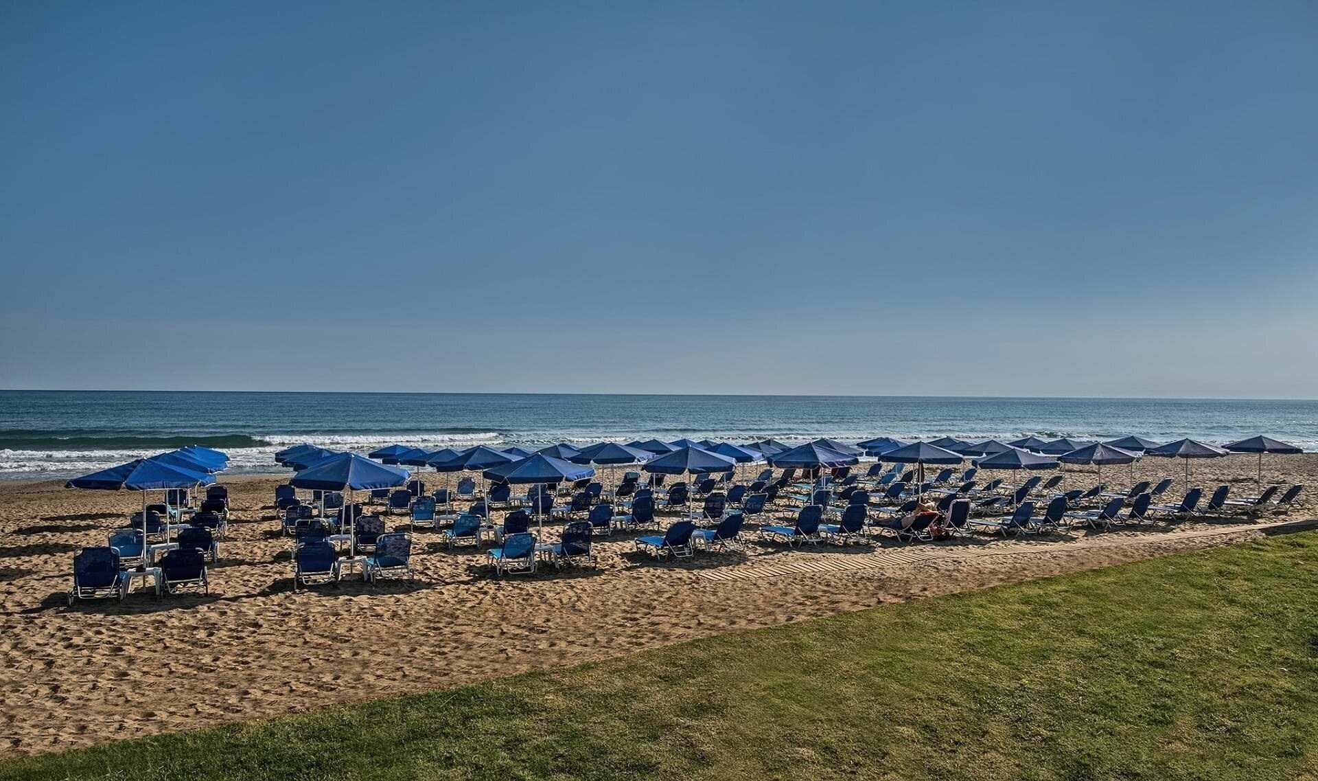 Территория Happy Days Beach Hotel 4*