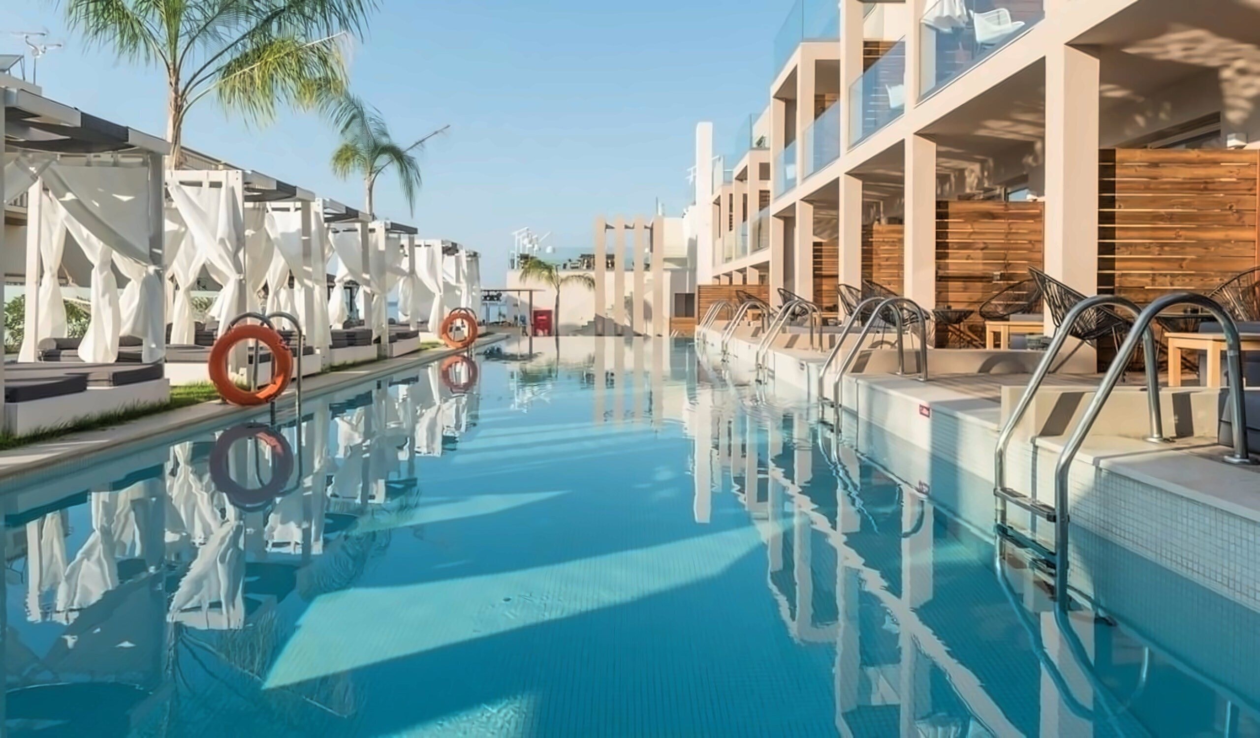 Територія Epos Luxury Hotel 5*