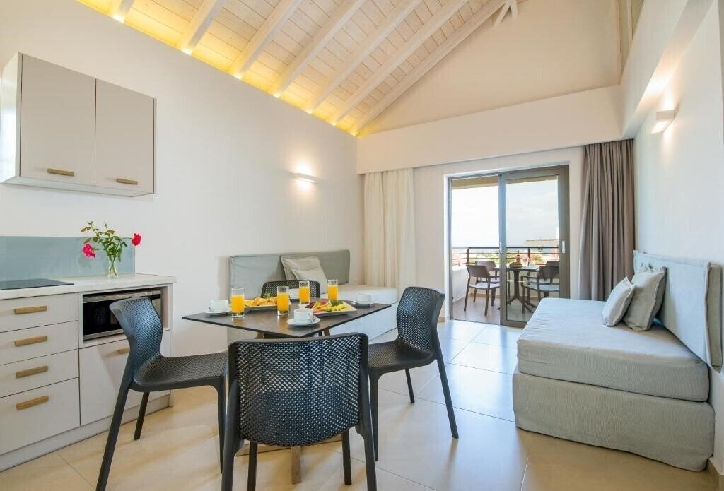 Панорама Stefan Village Hotel Apartments 4*