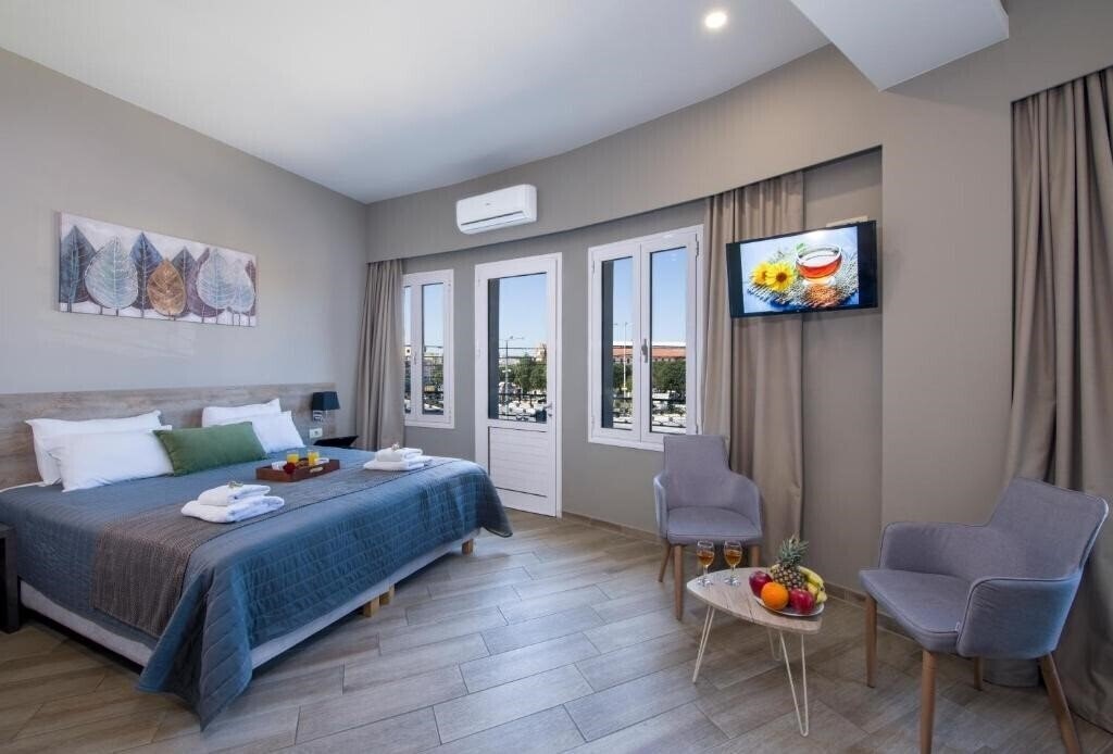 Отель Stoa Suites Chania 4*