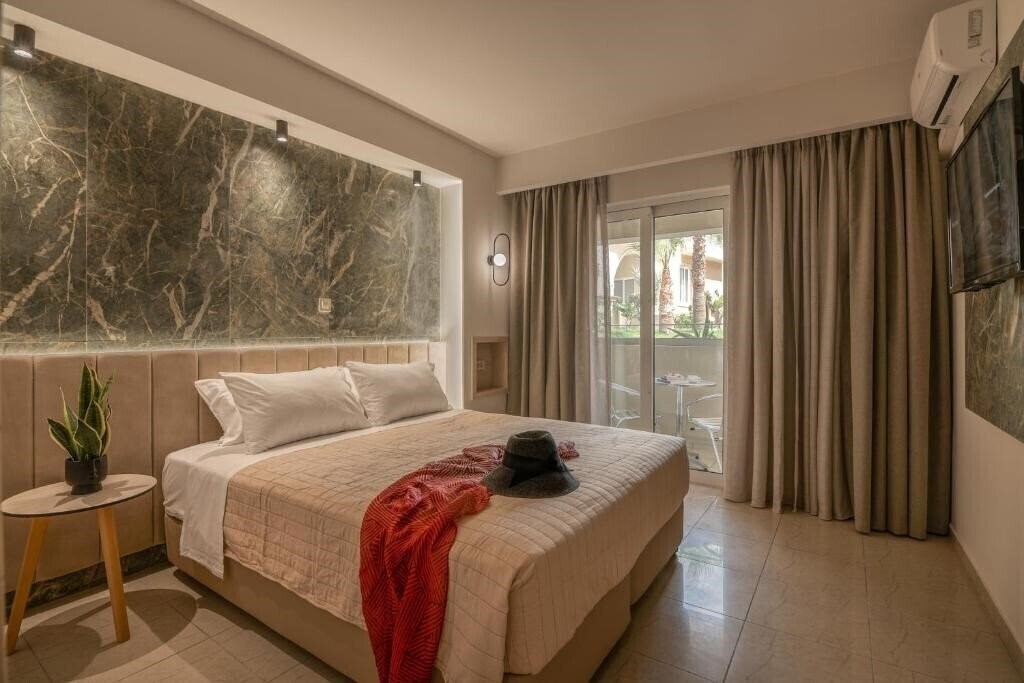 Апартаменты Castro Beach Hotel 4*