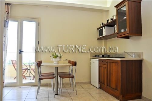 Апартаменти Pela Sofia Aparthotel 3*