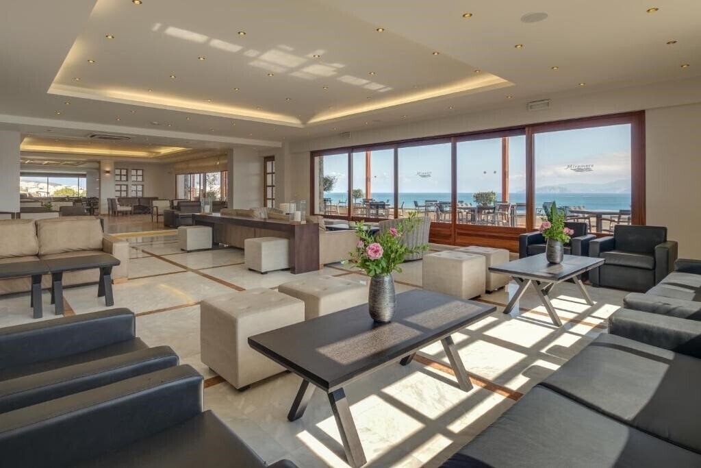 Апартаменти Miramare Luxury Villas 4*